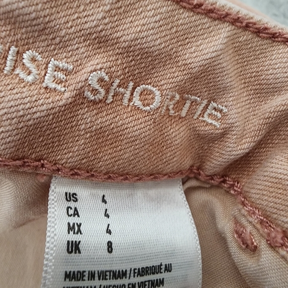 Womens shorts - Picture 3 of 3